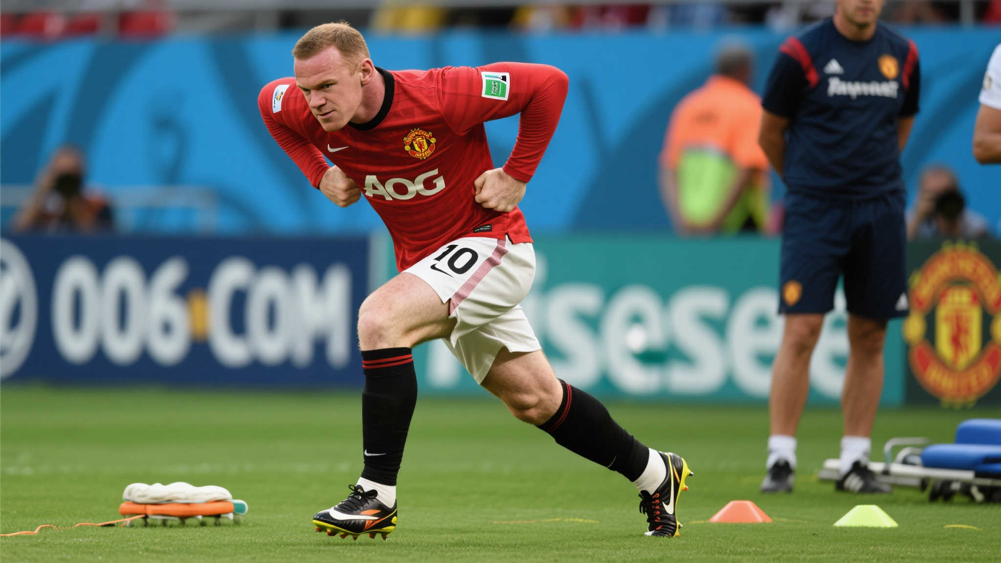 贝林厄姆:我将在世俱杯后接受手术 我更喜欢在对方禁区制造威胁 一个经典例子可以参考曼联名宿鲁尼。在2006年世界